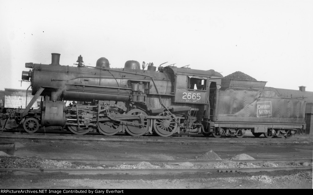 CN 2-8-0 #2665 - Canadian National